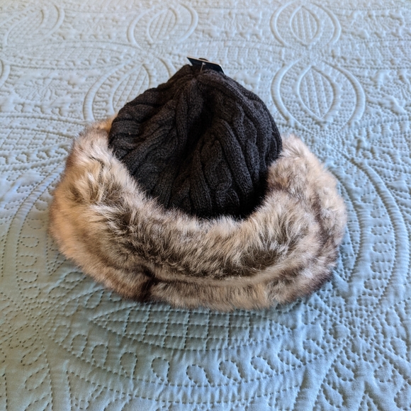 Winter hat - Picture 2 of 2